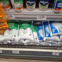Milch (und auch Joghurt) in Beuteln