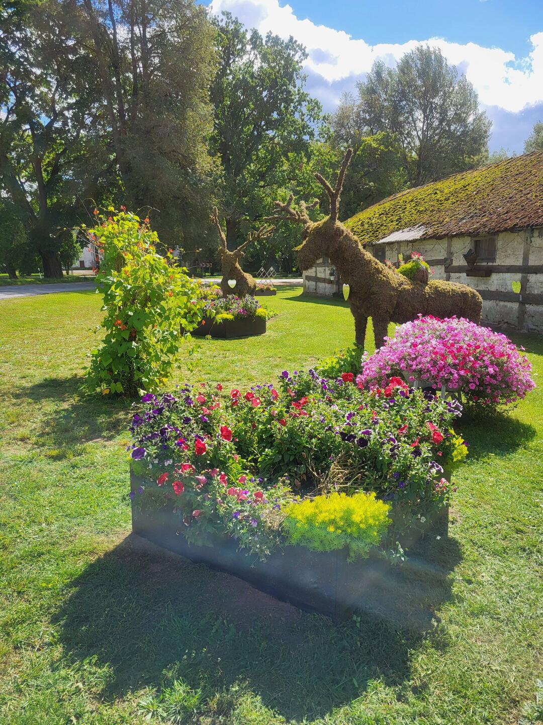 Pause im kleinen Dorf Zalve.