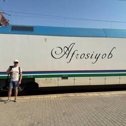 Afrosiyob - treno ad alta velocità 🧍🏼‍♂️