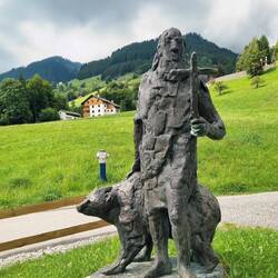 Mönch Gerold begrüsst die Gäste!