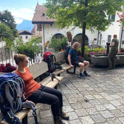 Angekommen im Dorf Tirol