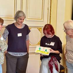 Tamara hat gleich die Landschaft mitgezeichnet