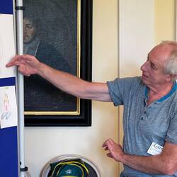 Robert beginnt ganz zart