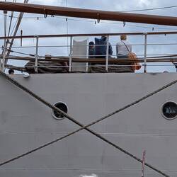 Wäre SAIL ein Wettbewerb, hätten die Peruaner gewonnen. Sogar bemalte Fenster!!!