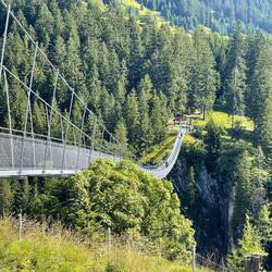 110 Meter hoch und 205 Meter lang