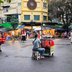 Streetfood, geschäftiges Treiben am See