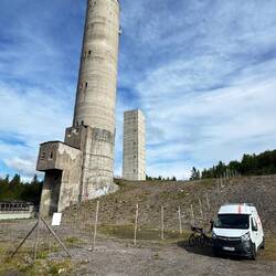 Guter Parkplatz draußen an der stillgelegten Mine.