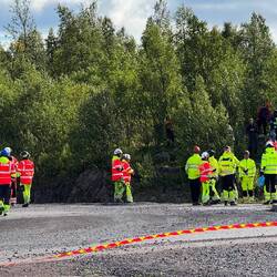 Ein paar Minuten innehalten für den Neon-Troß.