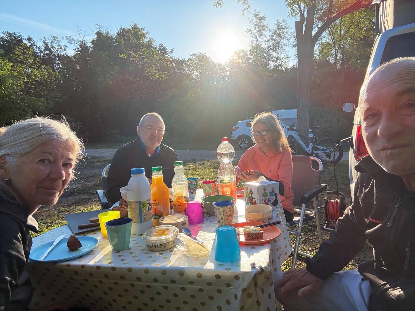 Frühstück in der Morgensonne