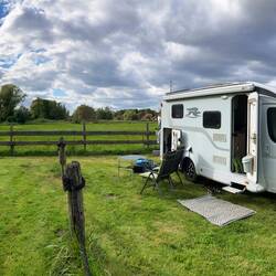 schnell ist ein Stellplatz ausgesucht und eingerichtet