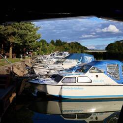 Der hannoveraner Hafen verabschiedet uns mit bestem Wetter.