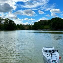 Ein ehemaliger Wende- und Anlageplatz der Industrieschiffe, heute der Natur überlassen.