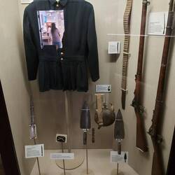Ausrüstung der Armee, sehr spannend die Bajonette die wie Schaufeln gearbeitet sind.