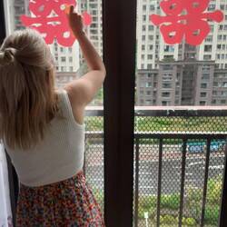 Dekoration bei der Oma - Fenster, Wände, überall wo Platz ist