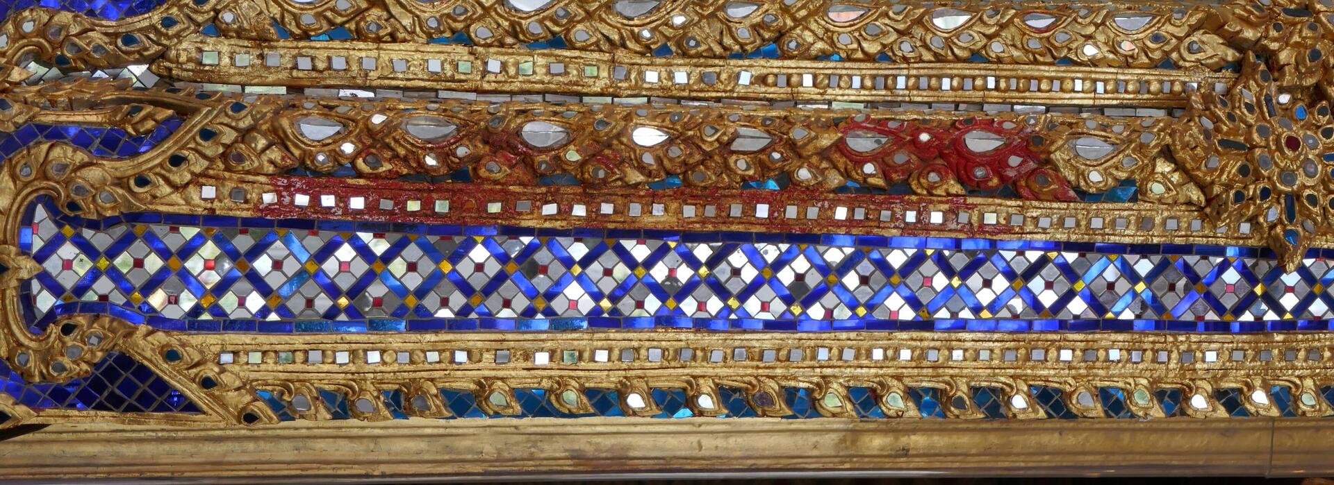 Beautiful mosaic art everywhere.