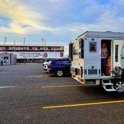 Vor der Rodeo Arena Cody