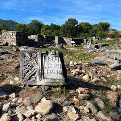 Die Ruinen der Stadt Ulpia Traiana Augusta Dacica Sarmizegetusa