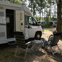 wunderschöner Stellplatz im Wald mitten in der Heide