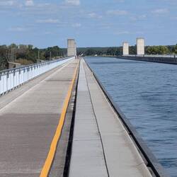Die Brücke des Mittellandkanals über die Elbe