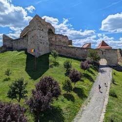 I z bliska - w zasadzie starszy kuzyn Wawelu