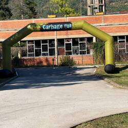 Einfahrt zum Ziel und Camping. Schnell weg zum Airbnb
