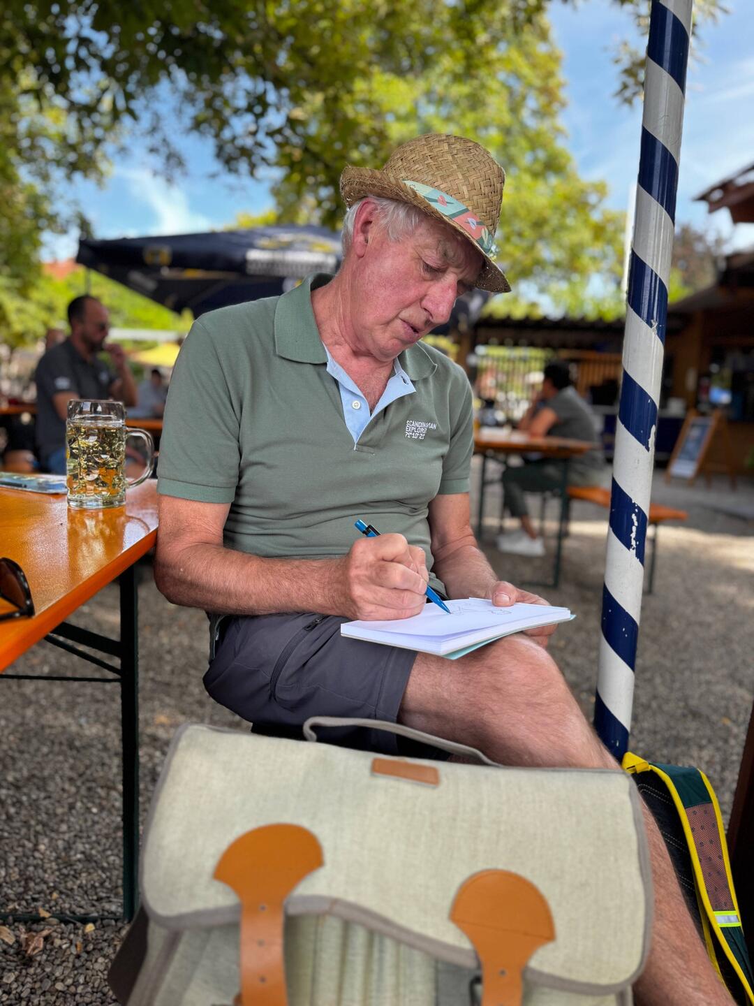 Robert im Biergarten