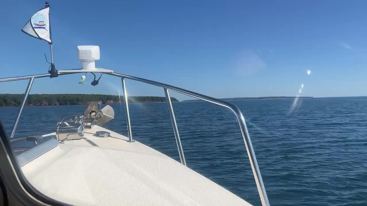 Ah, much smoother today, coming across Julian Bay.