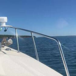 Ah, much smoother today, coming across Julian Bay.
