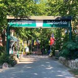 Angekommen am Campingplatz Stubbenfelde, hinter der Küste und vor dem Achterwasser