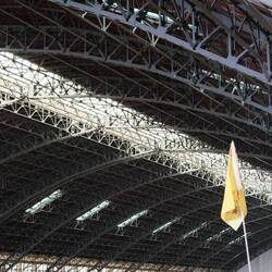 Bahnhofshallenarchitektur / Architecture of a train station hall