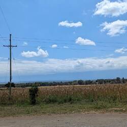 Hie isch Dr Kili auso weme inezoomet isch z einte Schnee