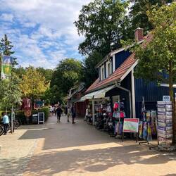 Strand-Ladenstrasse Ückeritz...womens delight🤩