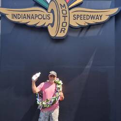 The Winner is .... (mit seiner Flasche Milch)