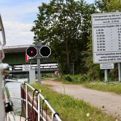 Und die Einbahnstraßenregelung stündlich in jede Richtung.