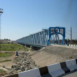 Brücke über den Amudarja