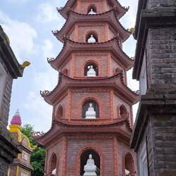 die elfstöckige Stupa