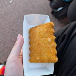 Kaassoufflé, ein niederländischer Imbissklassiker