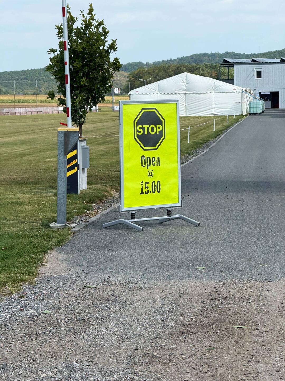 Da steht es: STOP!