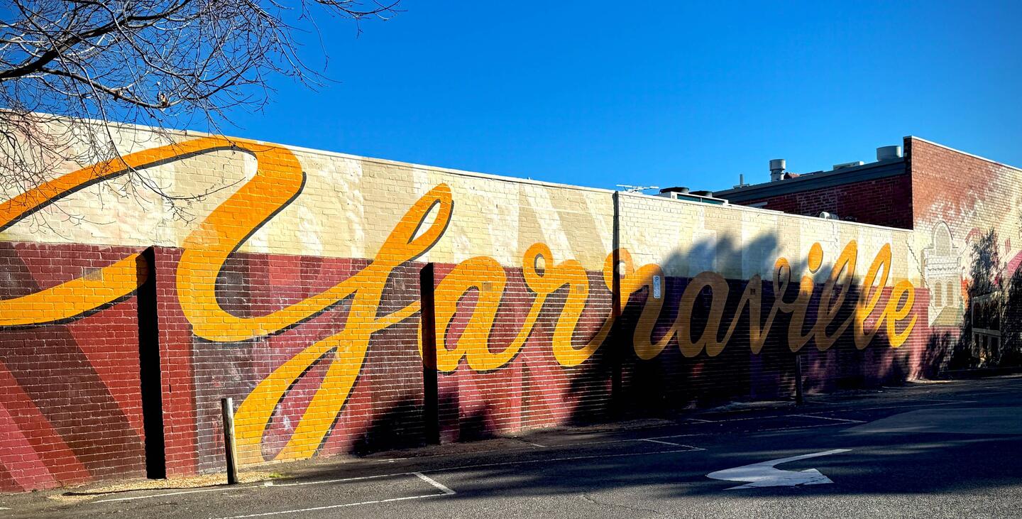 Welcome to Yarraville sign