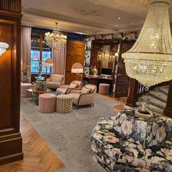 Lobby Hotel Estherea