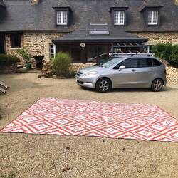 Fußmattetrocknen auf dem Hof