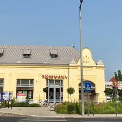 Selbst der Rossmann wirkt edel