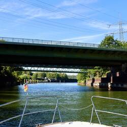 Brücken, eine hinter der anderen.