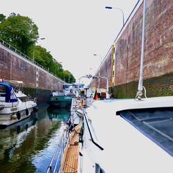 310 m lang ist unsere letzte der 99 Schleusen.