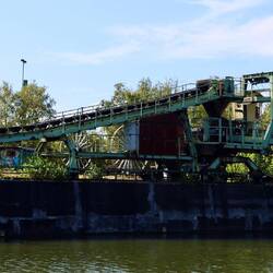 Und Industrie wohin man nur schaut.