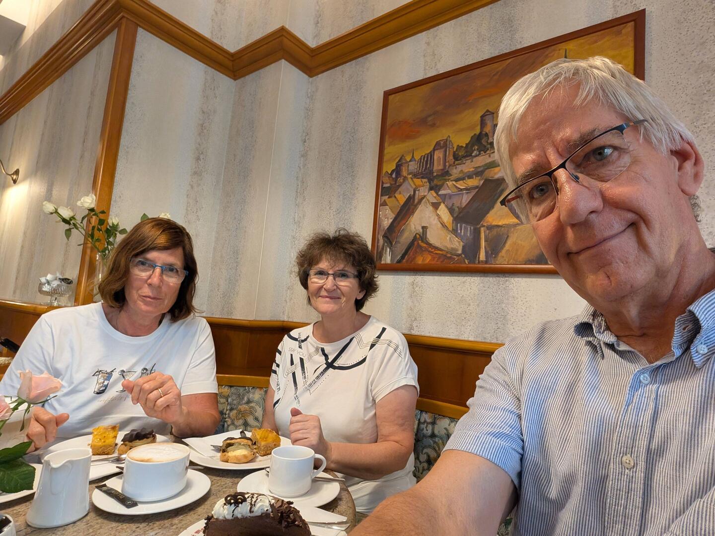 Ankunft mit Kaffee trinken