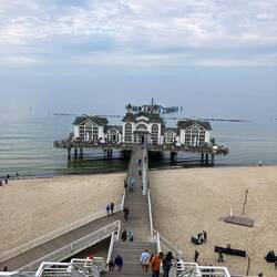 und die beeindruckende Seebrücke 1993 nach historischem Vorbild neu aufgebaut