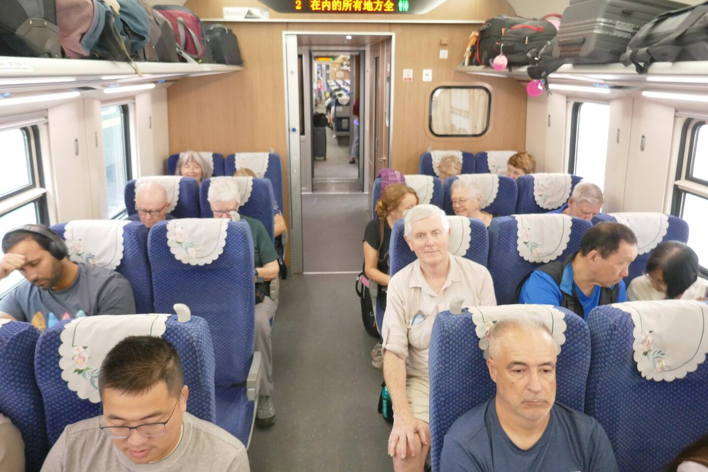 Looking for Penguins on the D88 train