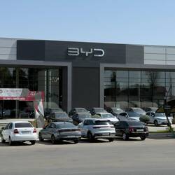 Ein BYD Autohaus in Taschkent