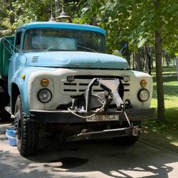 Ein sowjetischer ZIL-130, mindestens 30 Jahre alt, und er läuft, und läuft...